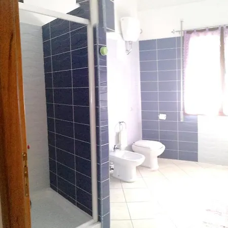 With 2 Bedrooms In With Furnished Balcony 2 Km From The Beach Apartamento *