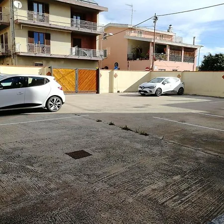 With 2 Bedrooms In With Furnished Balcony 2 Km From The Beach Apartamento *