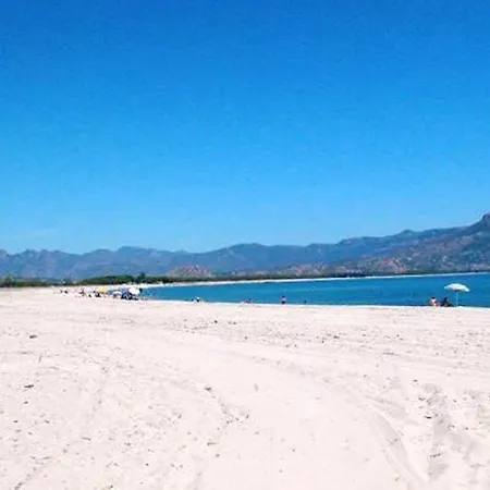 With 2 Bedrooms In With Furnished Balcony 2 Km From The Beach Apartamento Tortolì